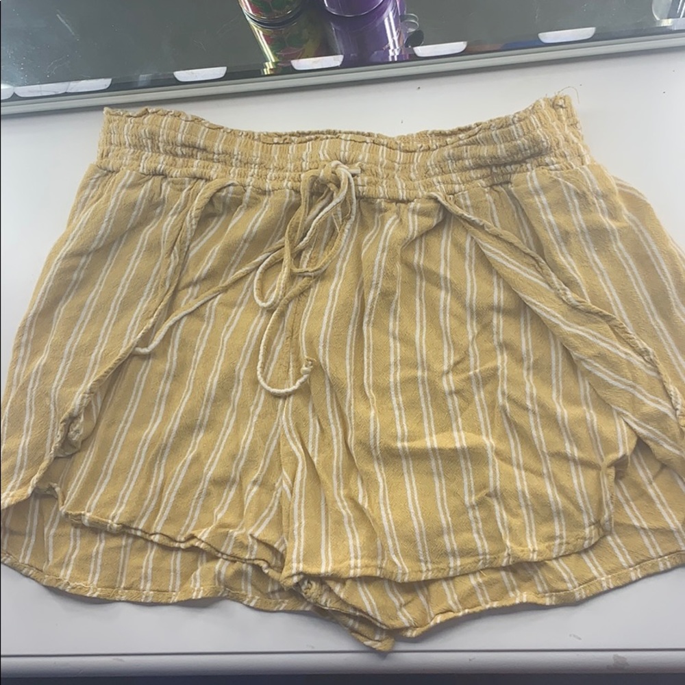 Flowy striped shorts